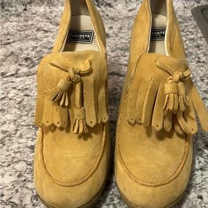 Lacoste Suede color heels   Size 8.5